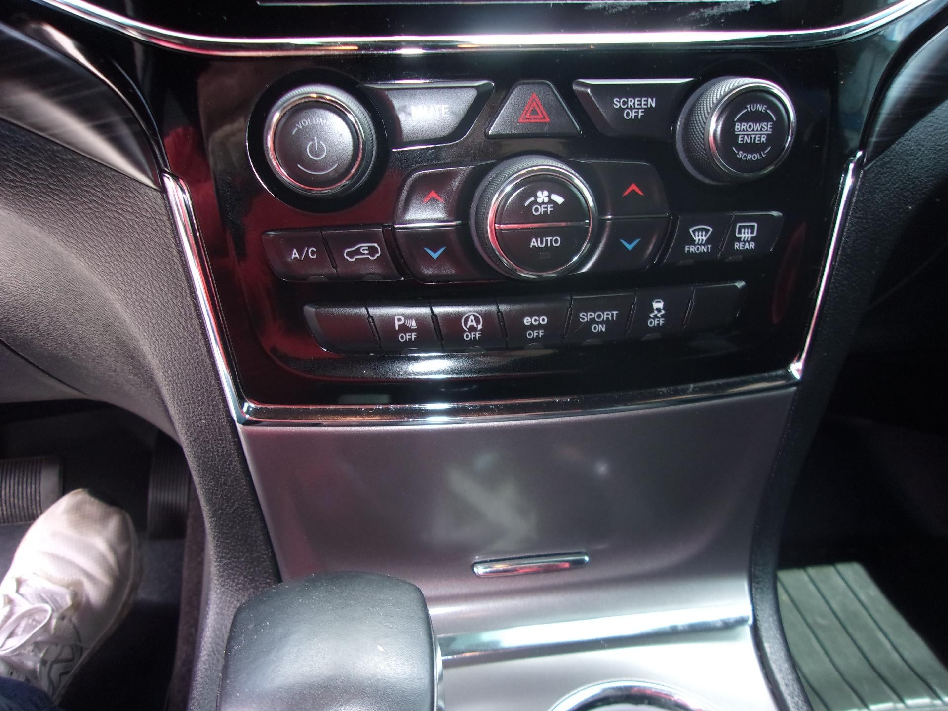 2019 Jeep Grand Cherokee Laredo 4x4