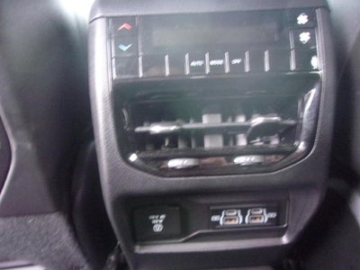 2022 Jeep Grand Cherokee L Laredo 4x4