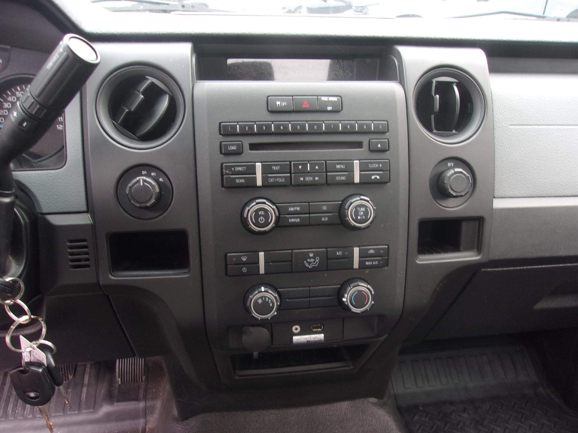 2013 Ford F-150 4WD Regular Cab 6-1/2 Ft Box XL
