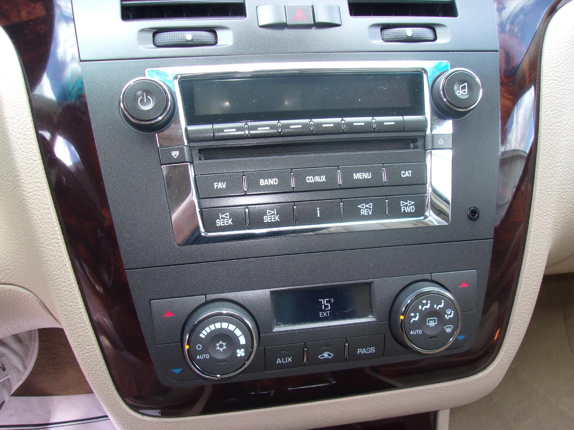 2008 Cadillac DTS 4dr Sdn w/1SA