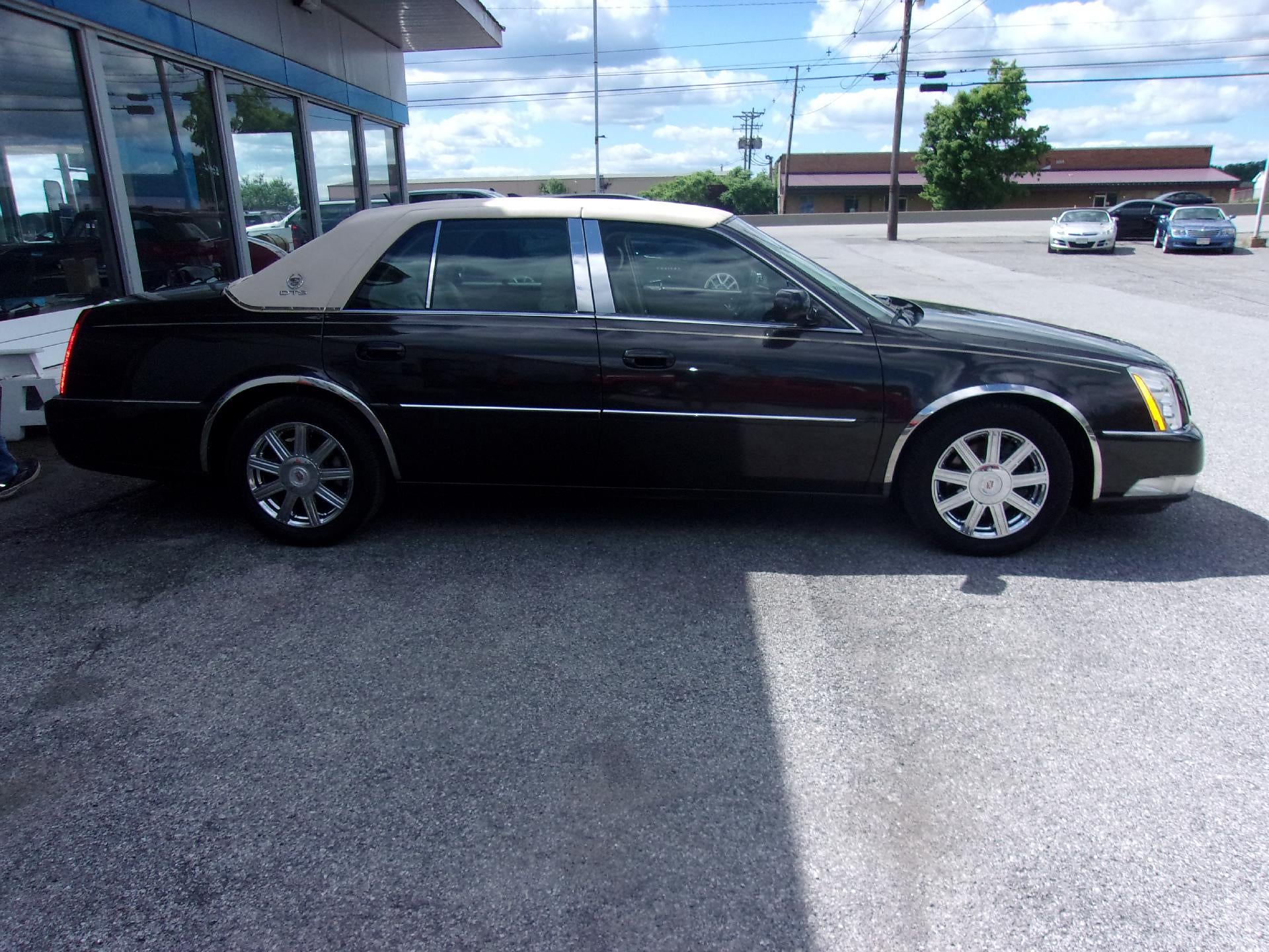 2008 Cadillac DTS 4dr Sdn w/1SA