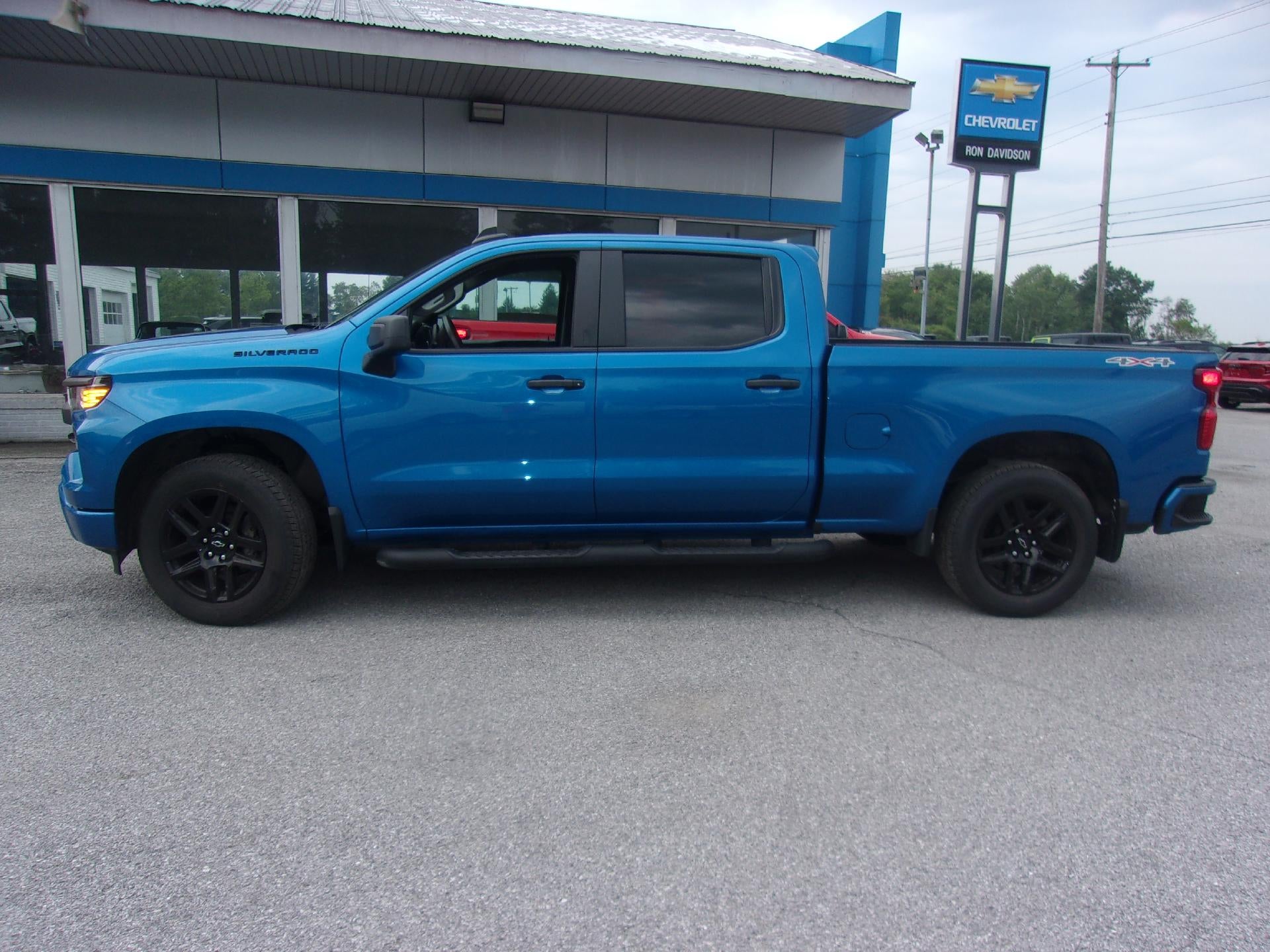 2024 Chevrolet Silverado 1500 Crew Cab Short Box 4-Wheel Drive Custom