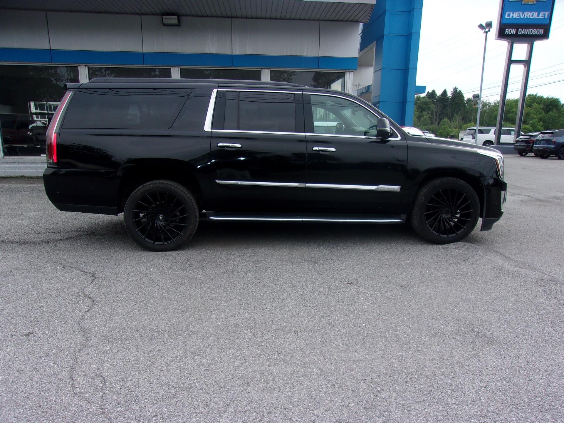 2017 Cadillac Escalade ESV 4WD