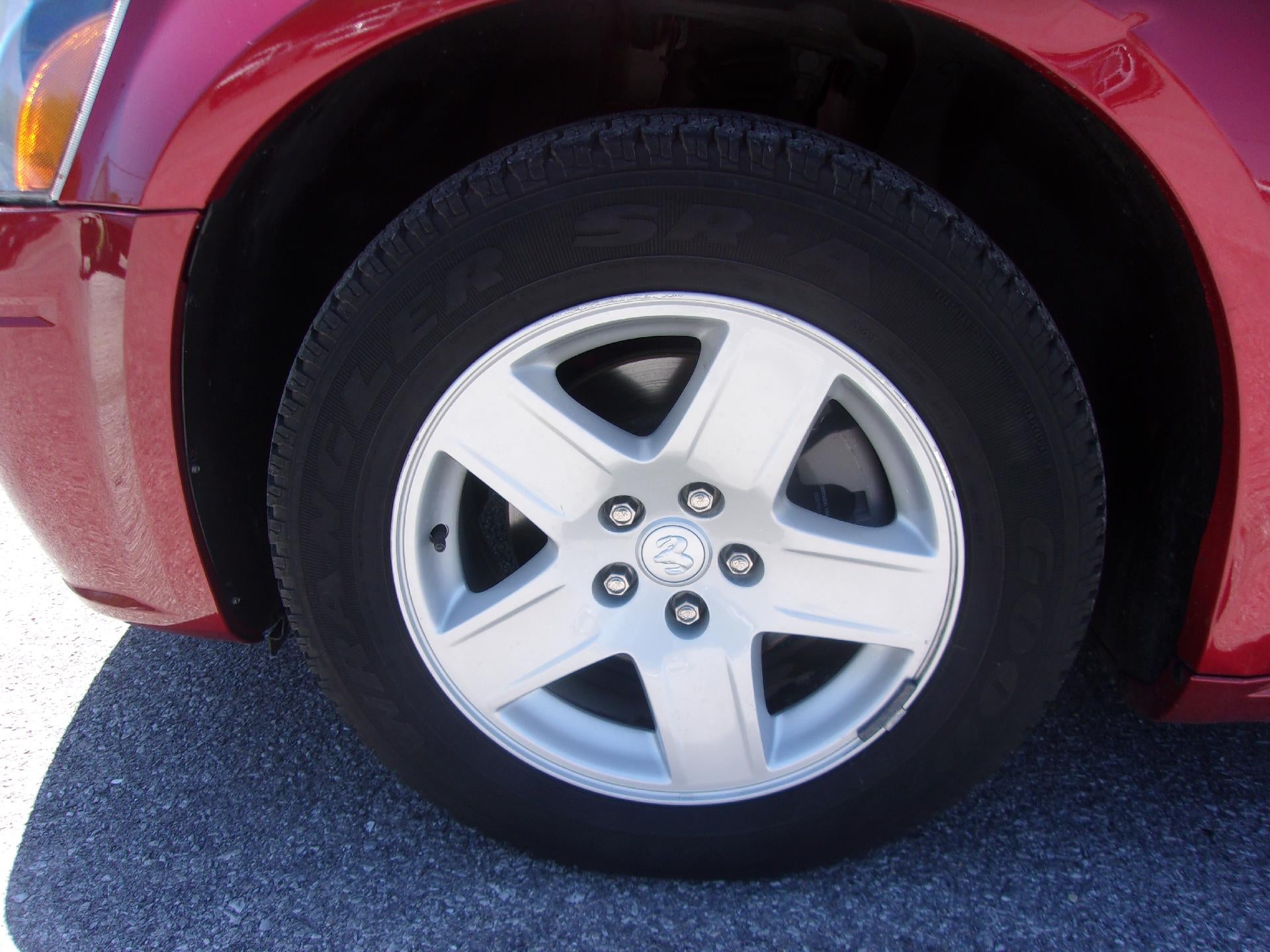 2005 Dodge Magnum SE