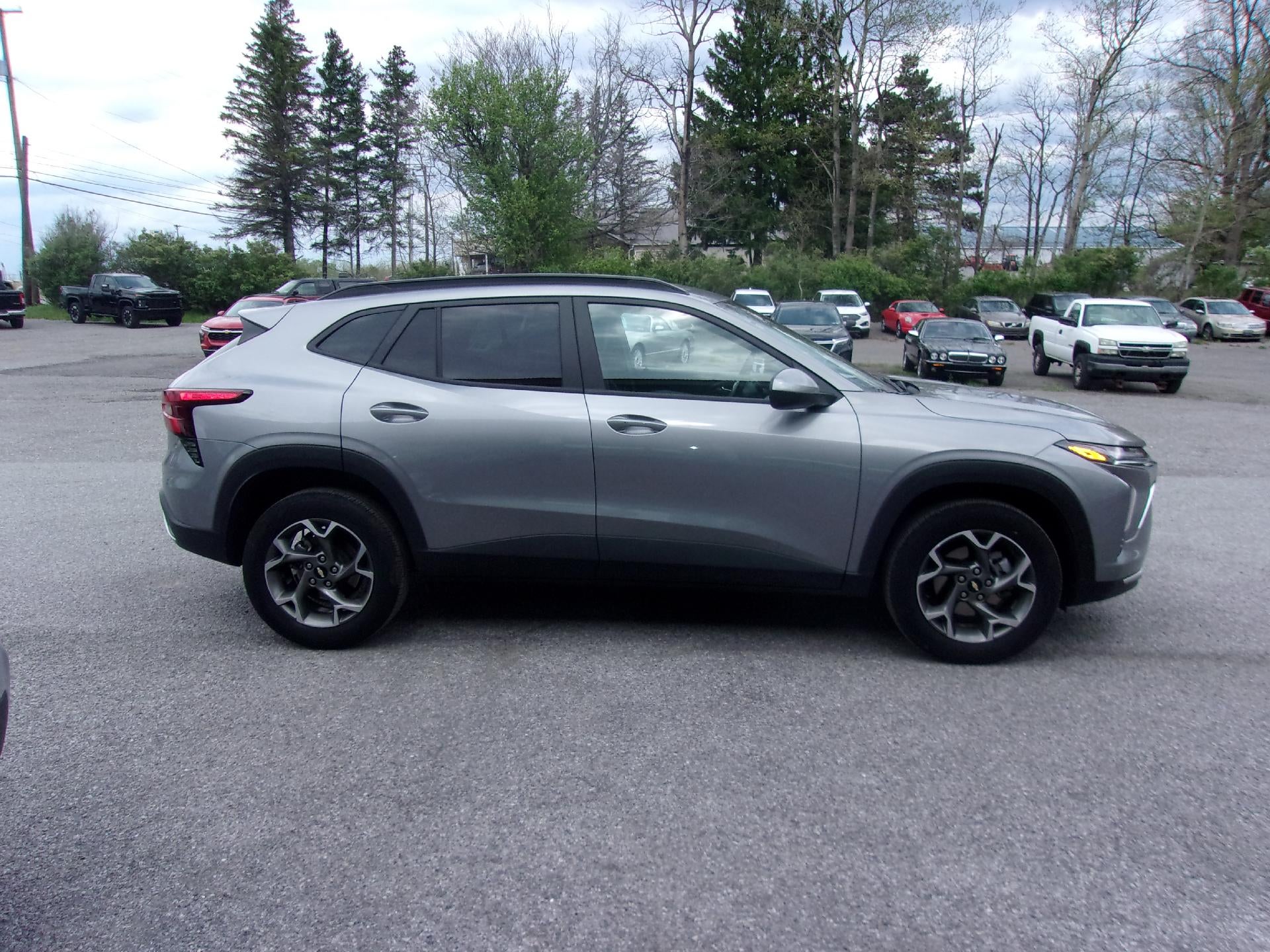 2025 Chevrolet Trax FWD 4dr LT